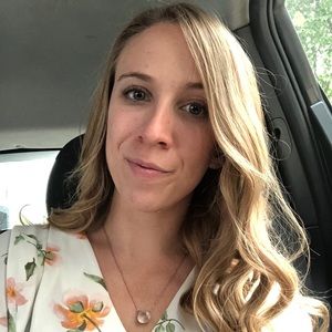 Meet your Posher, Laura